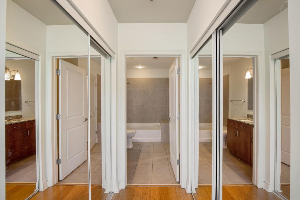 Plaza Midtown - Residential