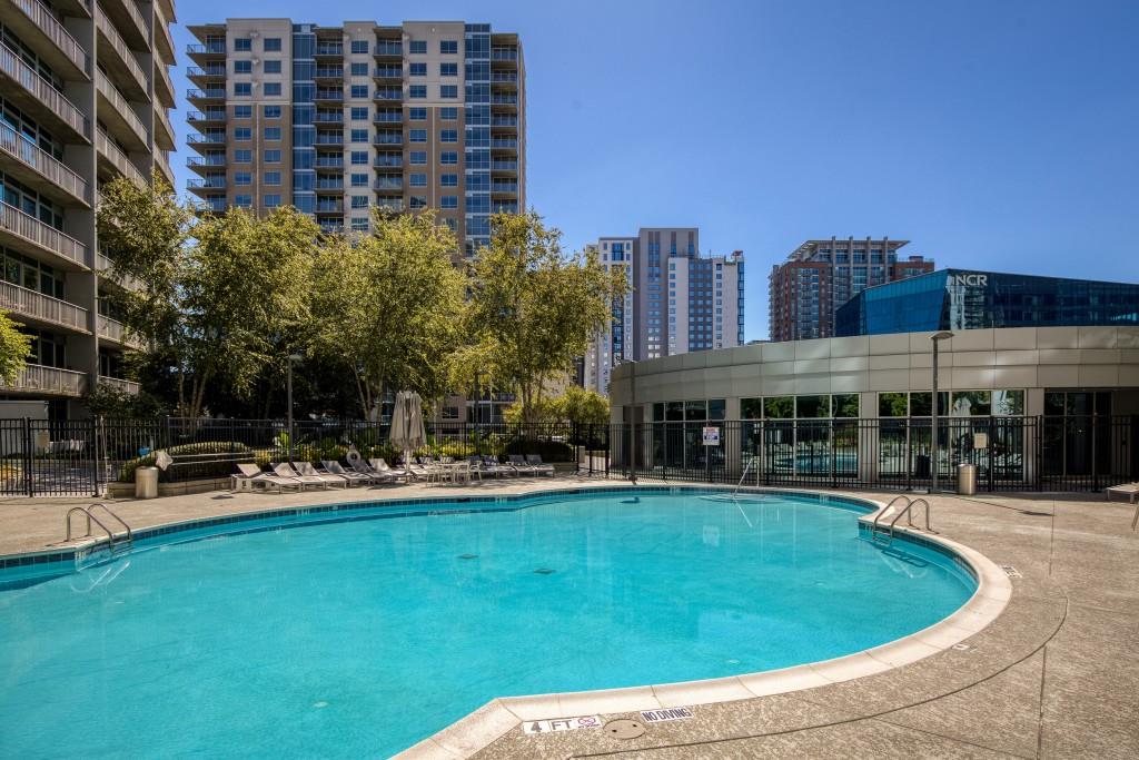 Plaza Midtown - Residential