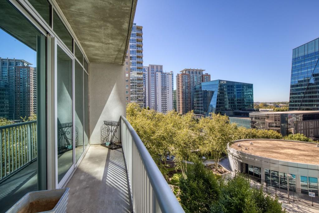 Plaza Midtown - Residential