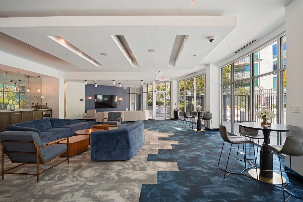 Plaza Midtown - Residential