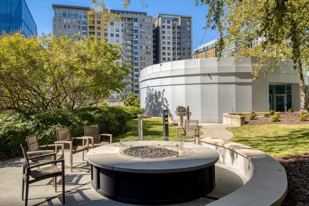 Plaza Midtown - Residential