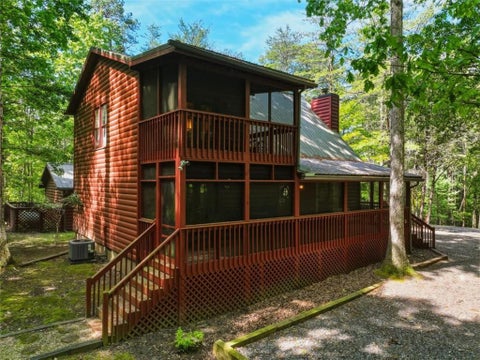 Homes For Sale - 105 Blackberry Falls Court<br/> Gilmer County, Ellijay, GA 30536