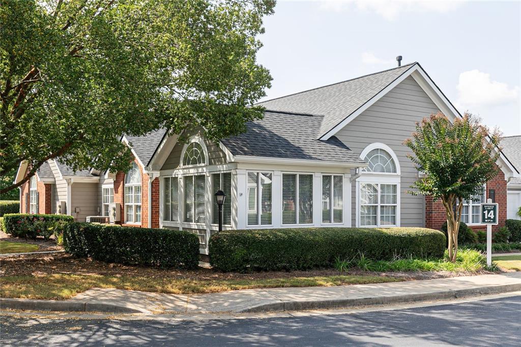 927 Burnt Hickory Circle NW