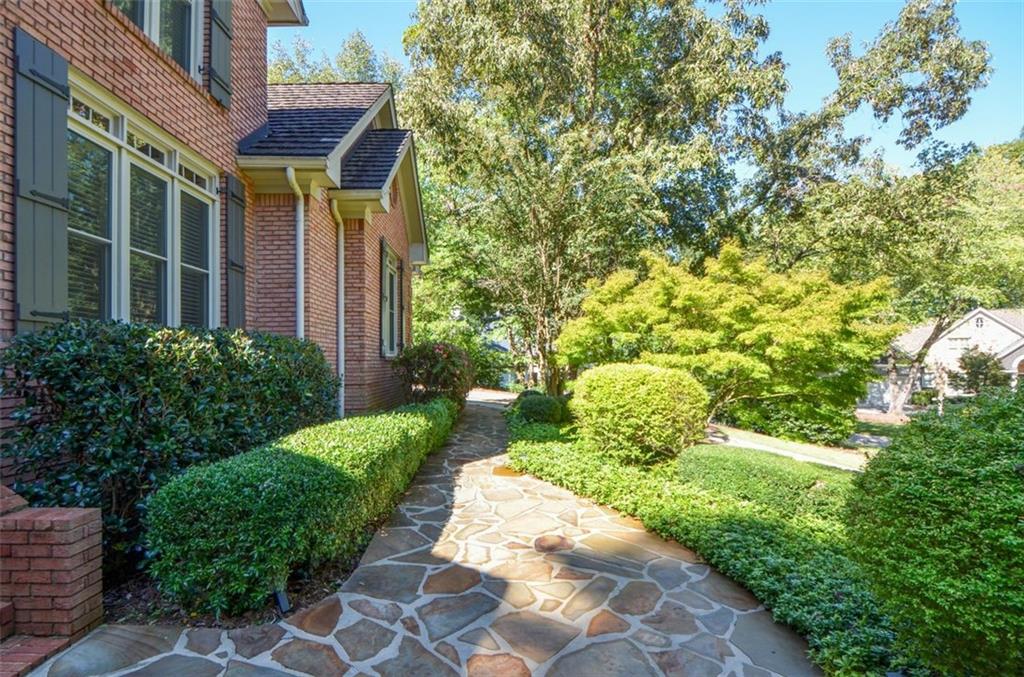 1450 Lakemist Court