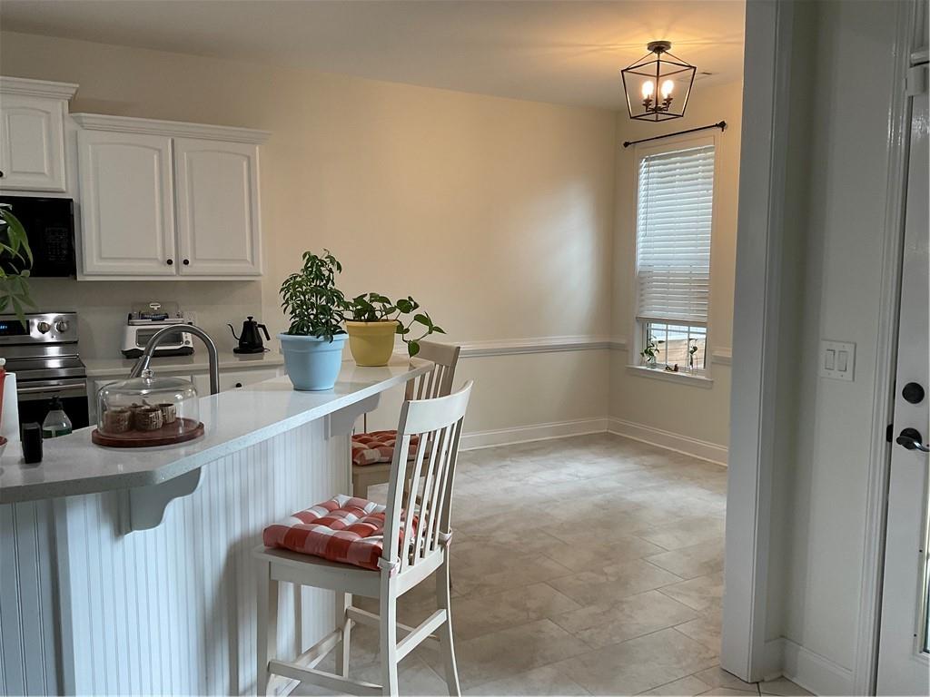 422 Stillwood Drive, Newnan, Georgia image 9