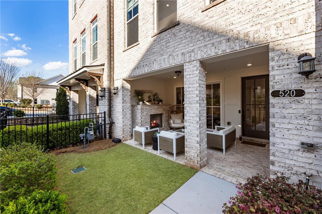520 Clover Lane, Alpharetta, Georgia image 2