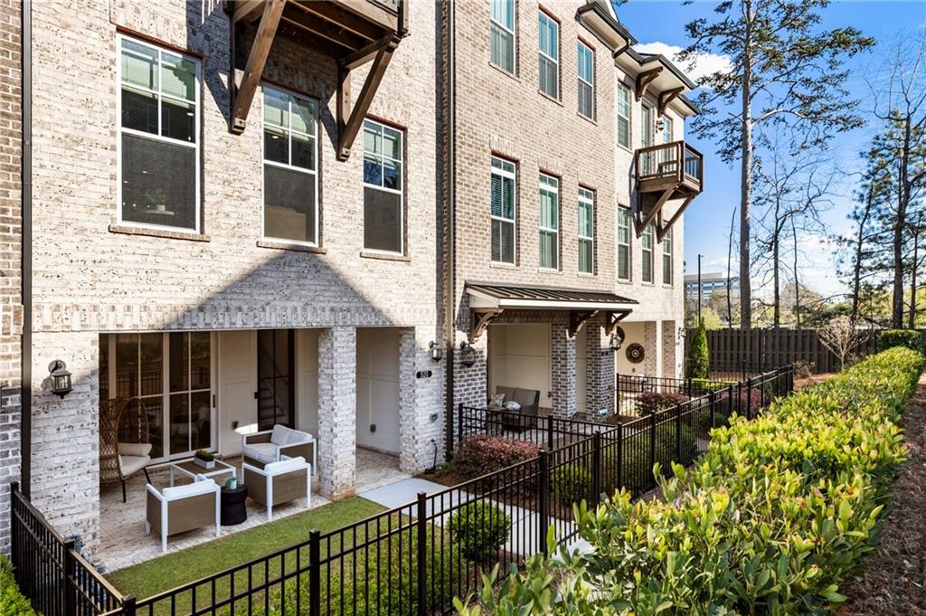 520 Clover Lane, Alpharetta, Georgia image 3