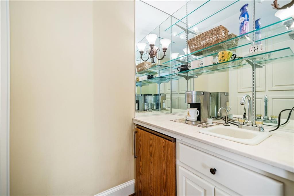 15470 Alpha Woods Drive, Alpharetta, Georgia image 28