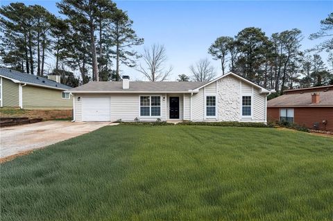 Homes For Sale - 8160 Winewood Way<br/> Riverdale, GA 30274