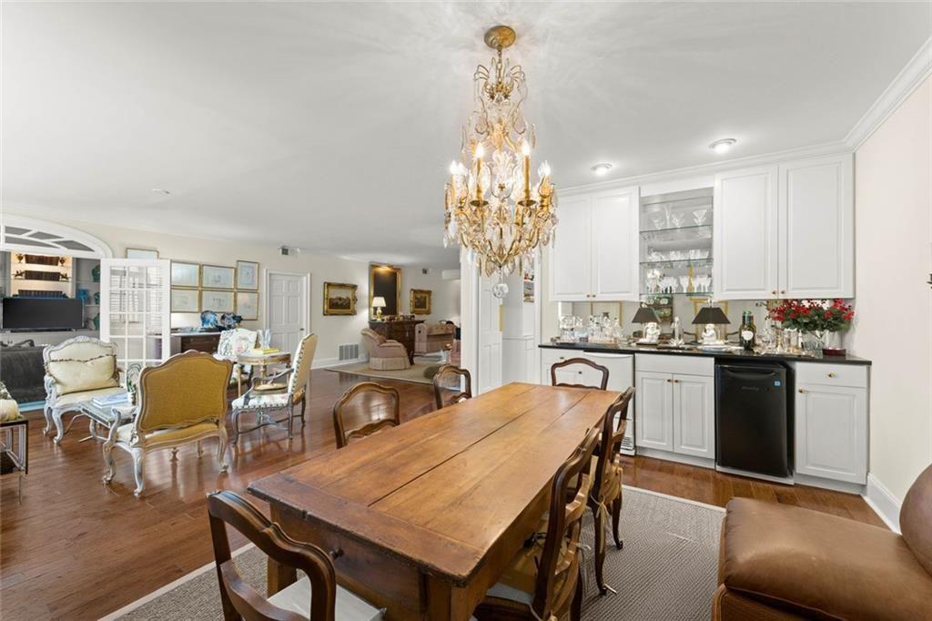 2734 Peachtree Road NW C301