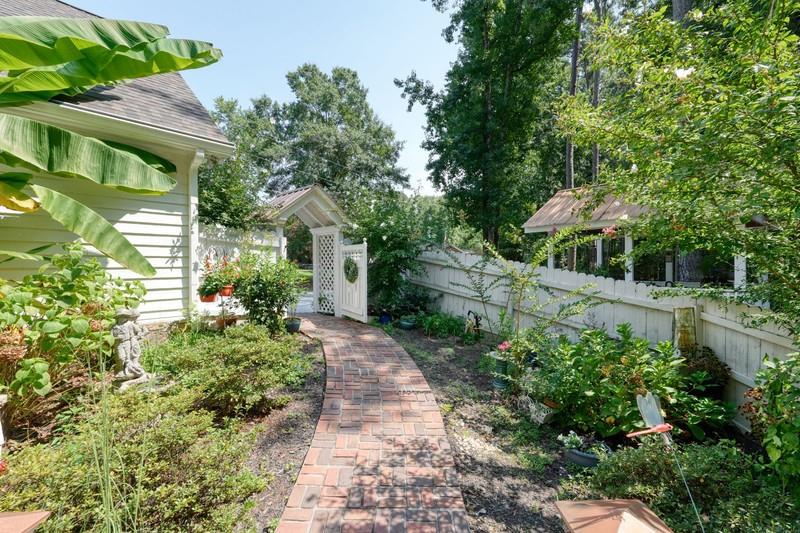 5005 George Washington Avenue NW