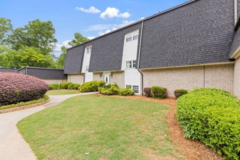 5145 Chemin De Vie Atlanta GA 30342