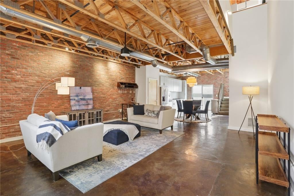 1661 La France Street NE 319