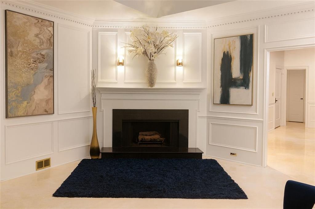 4070 RUNNYMEDE Drive SW