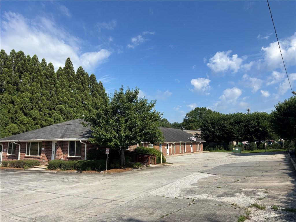 6267 Oakwood Circle
