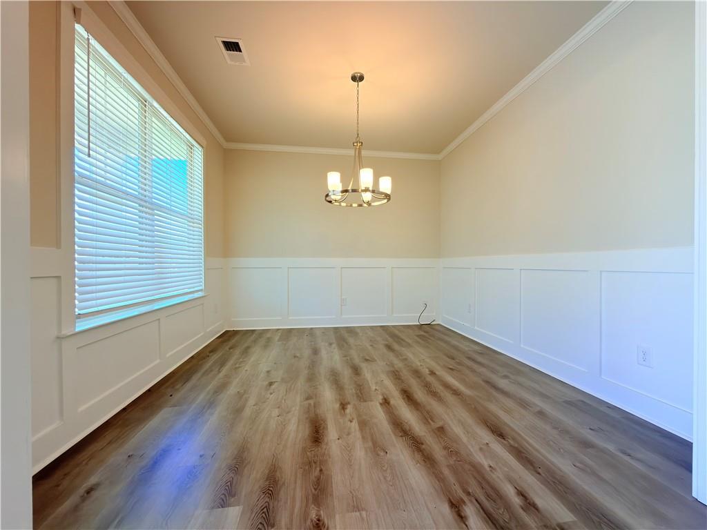 470 HELLEN VALLEY Drive