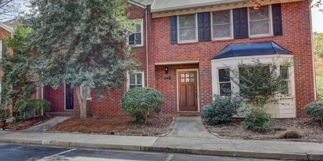 871 Lenox Oaks Circle NE