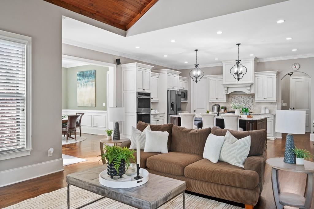 Greystone Manor - Residential