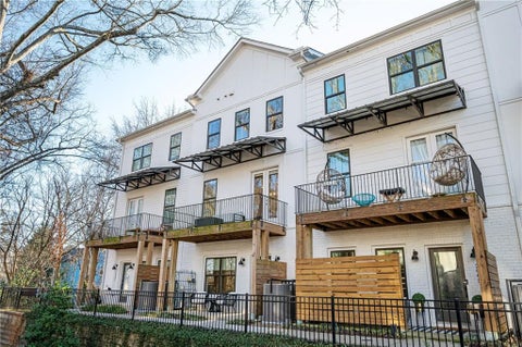 Townhouse For Sale - 2003 Mahogany Lane<br/> Atlanta, GA 30318