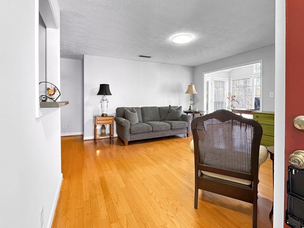 1907 Country Park Drive SE