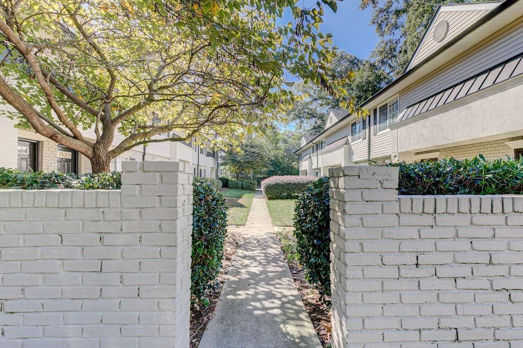 6940 Roswell Road 7E