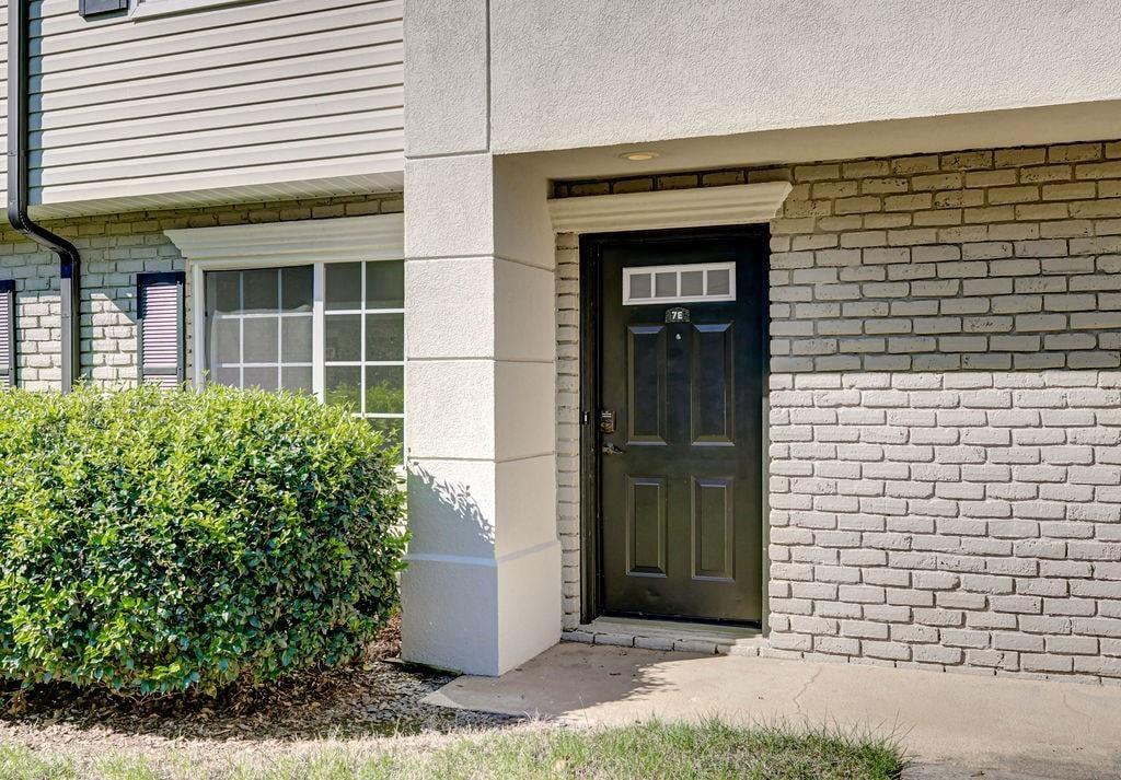 6940 Roswell Road 7E