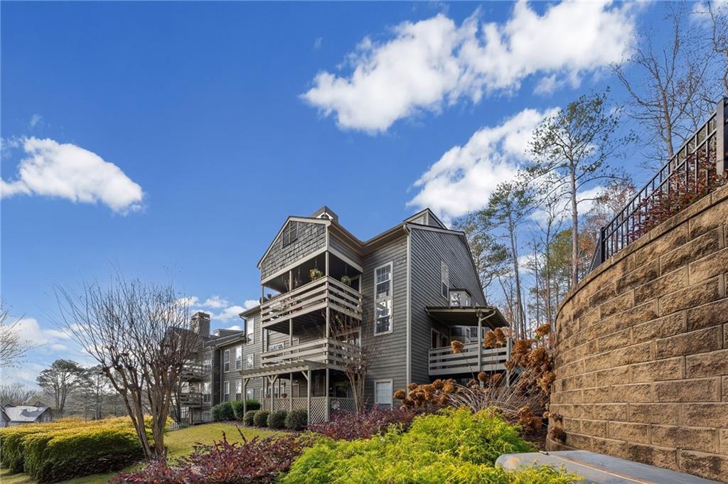 907 Riverview Drive SE