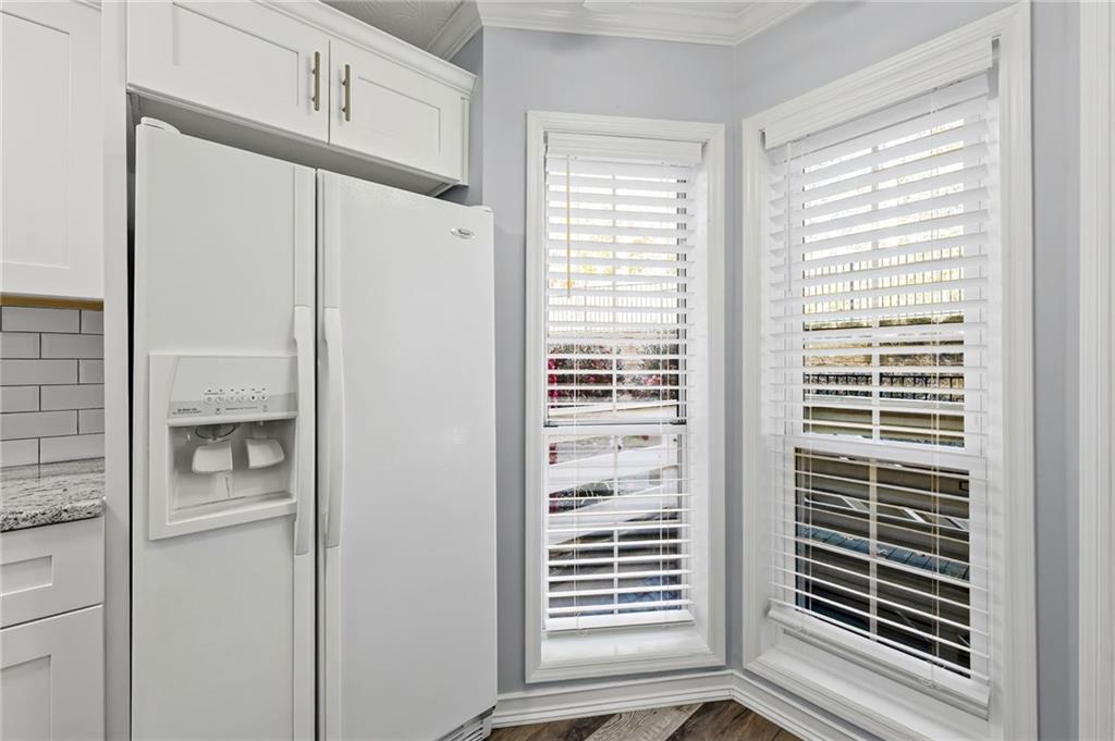 907 Riverview Drive SE