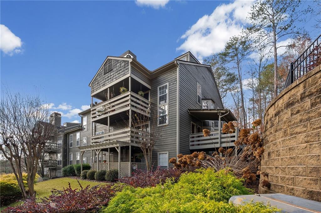 907 Riverview Drive SE