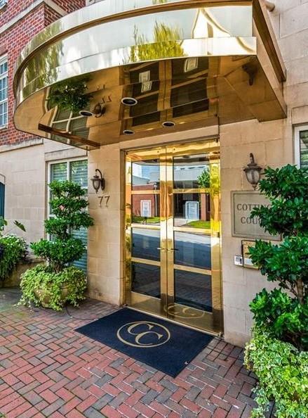 77 Peachtree Place NE 211