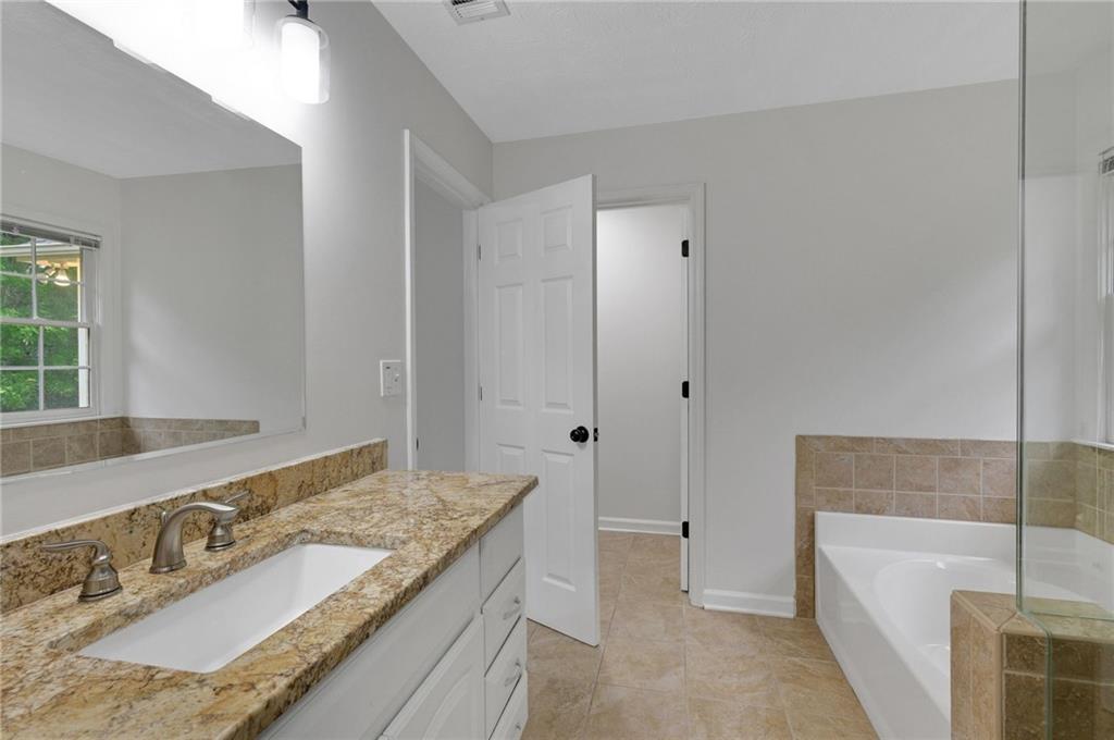 4009 Riverstone Drive, Suwanee, Georgia image 14