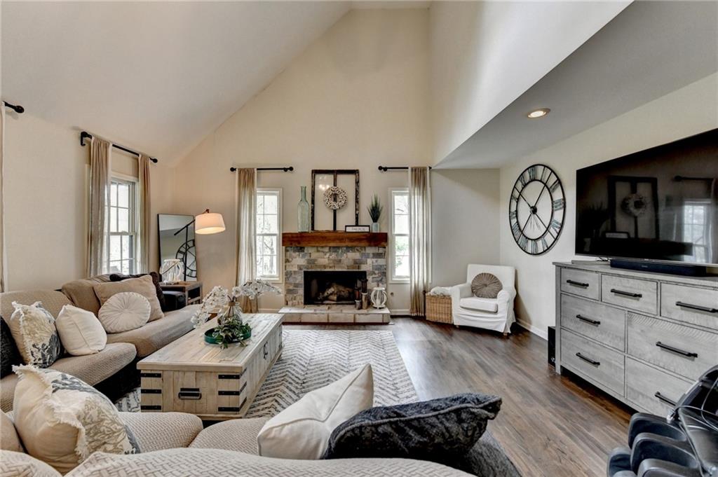 443 Lakeshore Drive