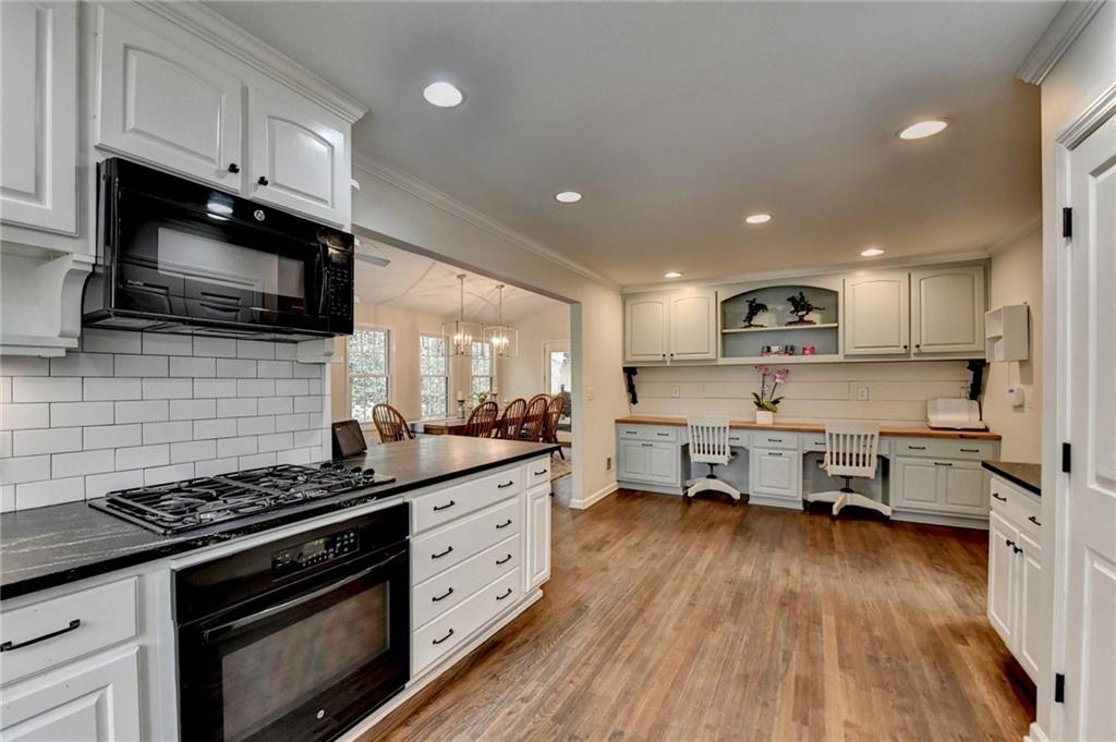 443 Lakeshore Drive