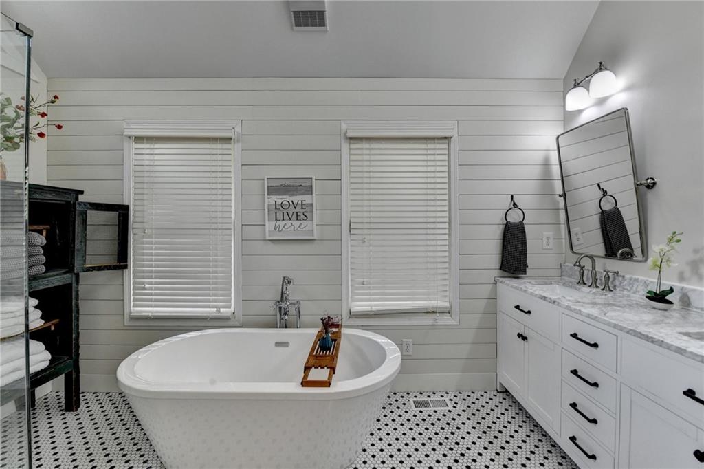443 Lakeshore Drive, Berkeley Lake, Georgia image 36