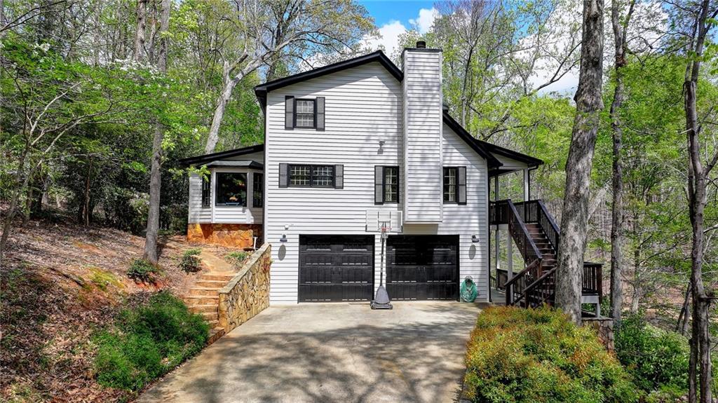 443 Lakeshore Drive