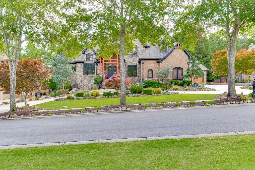2304 Weeping Oak Drive