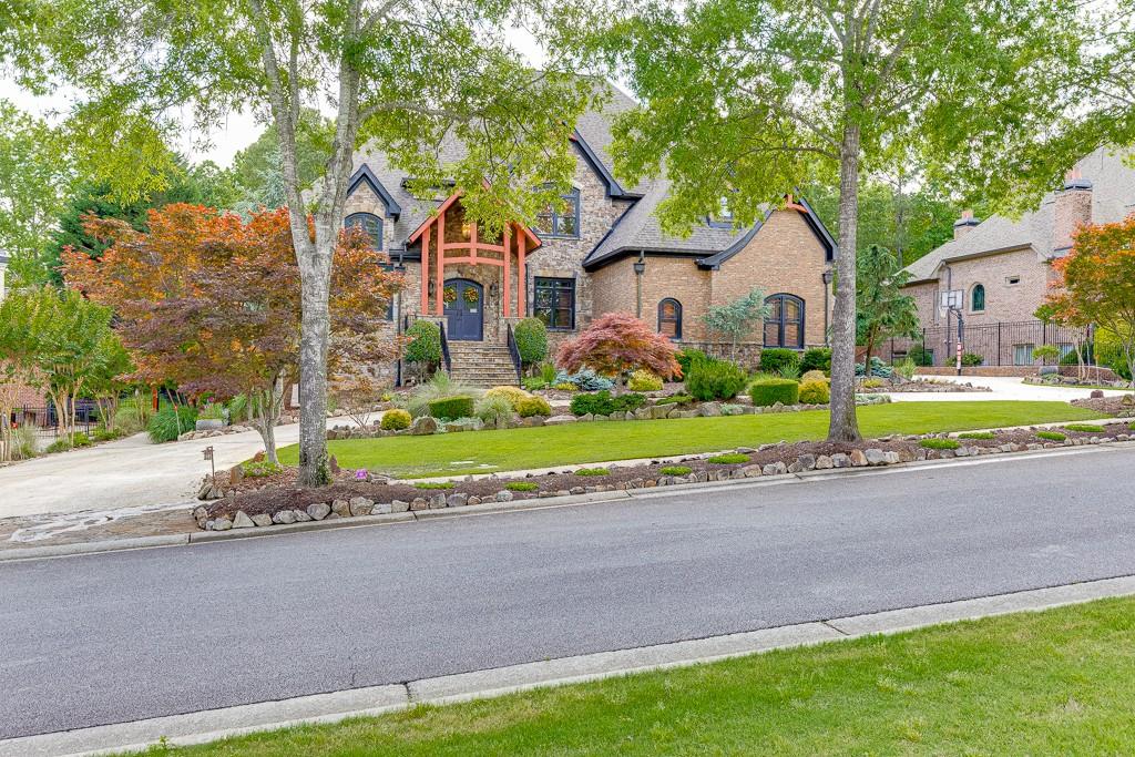 2304 Weeping Oak Drive