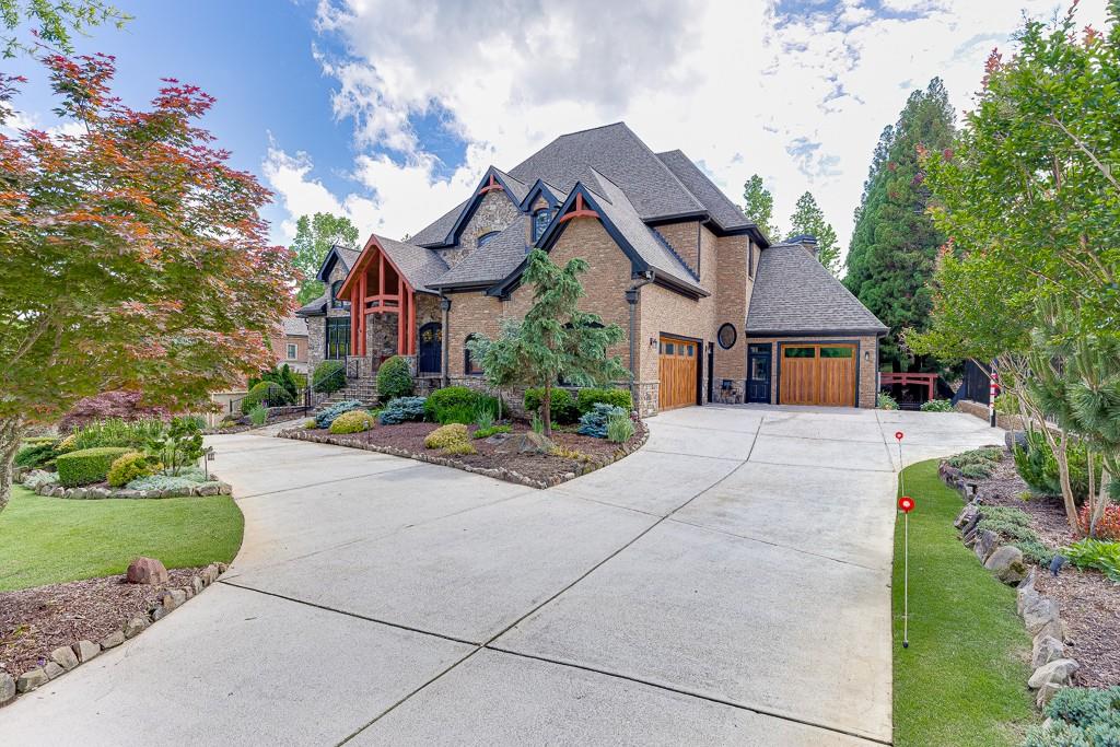 2304 Weeping Oak Drive