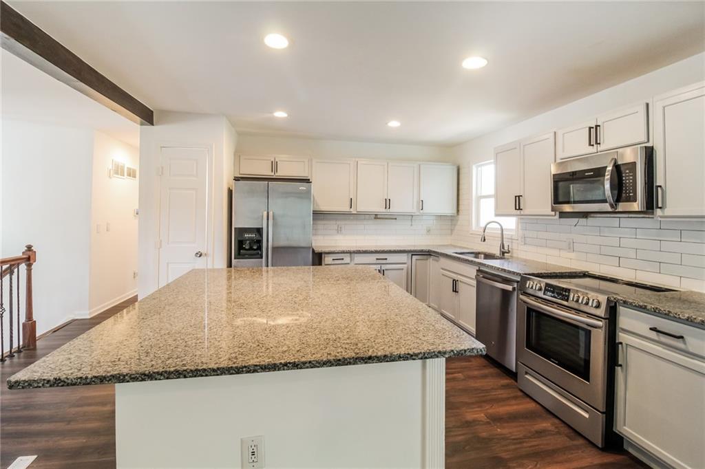 2330 Lago Drive, Jonesboro, Georgia image 6