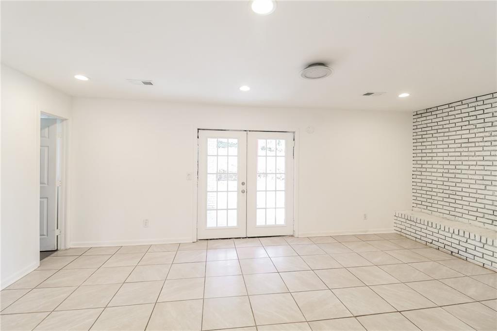 2330 Lago Drive, Jonesboro, Georgia image 4