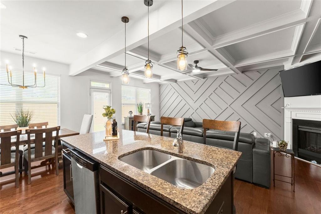 5713 Radford Loop