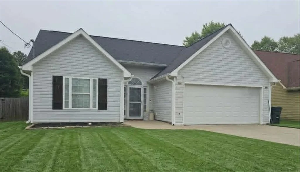 54 Leisure Drive NW
