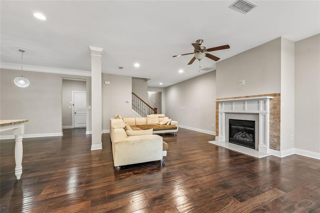 9944 CAMERON PARC Circle