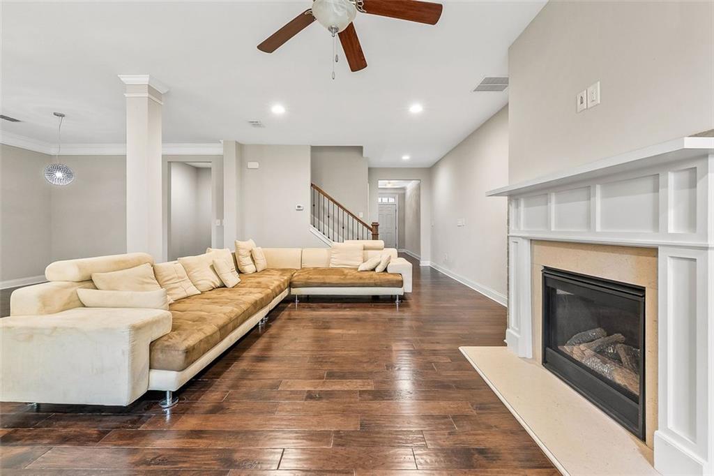 9944 CAMERON PARC Circle