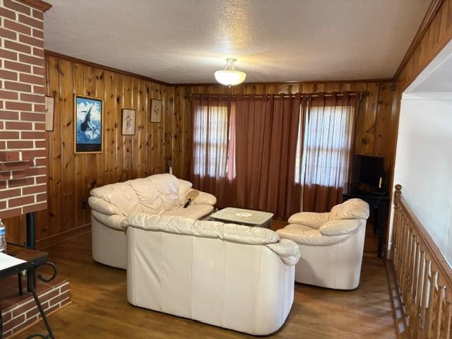 300 E Belmont Dr
