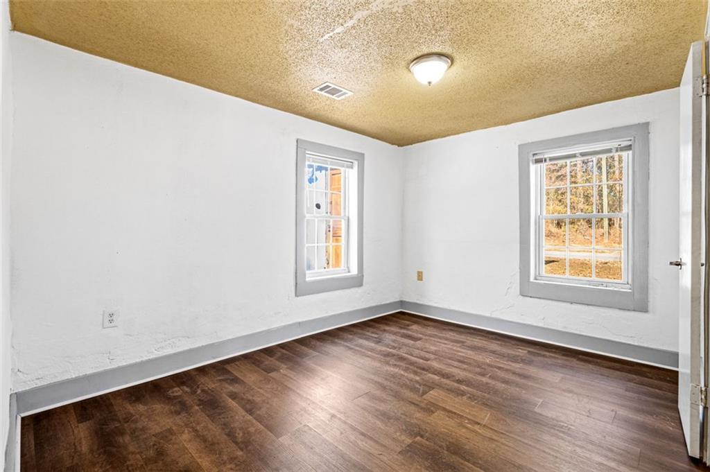 6109 ROOSEVELT Highway