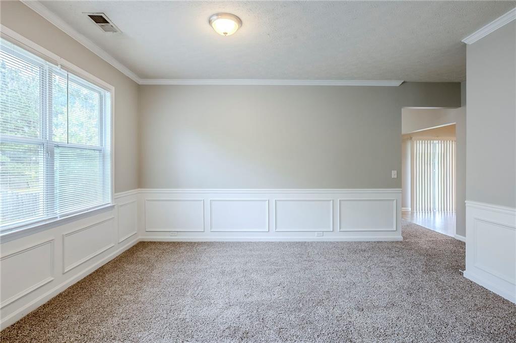 8826 Lakecrest Way, Union City, Georgia image 11