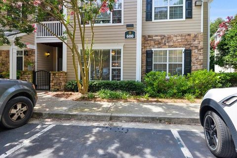 Condo For Sale - 2400 Cumberland Parkway #611<br/> Cobb County, Atlanta, GA 30339