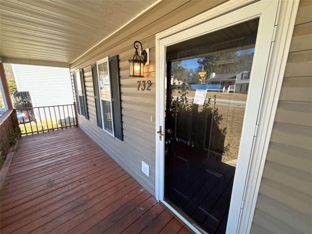 732 Newport Dr