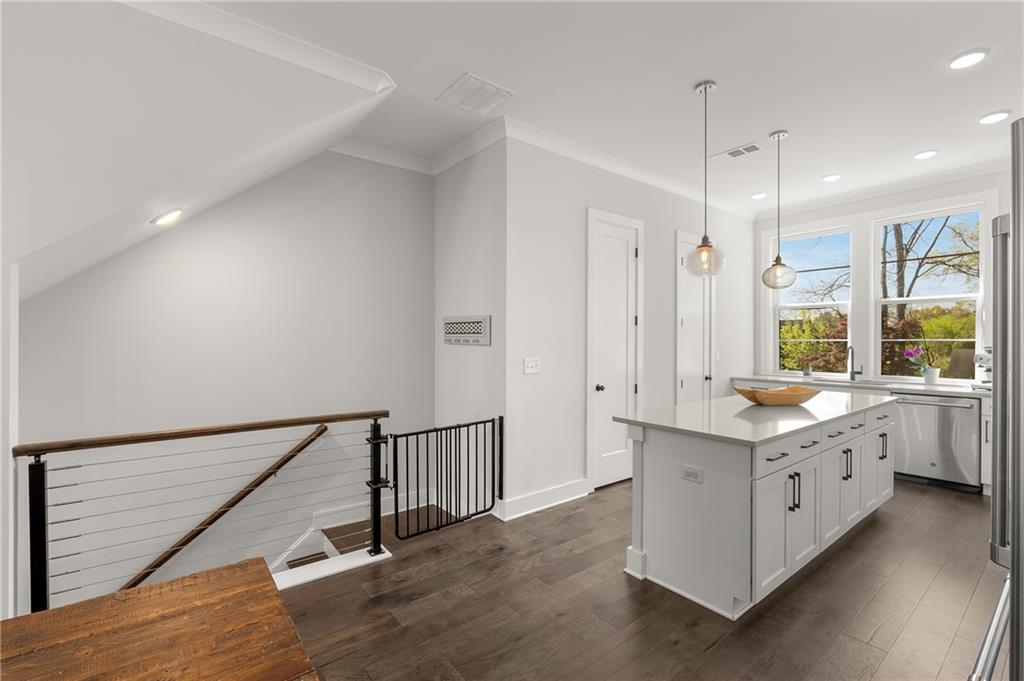 1712 Edgehill Manor NE